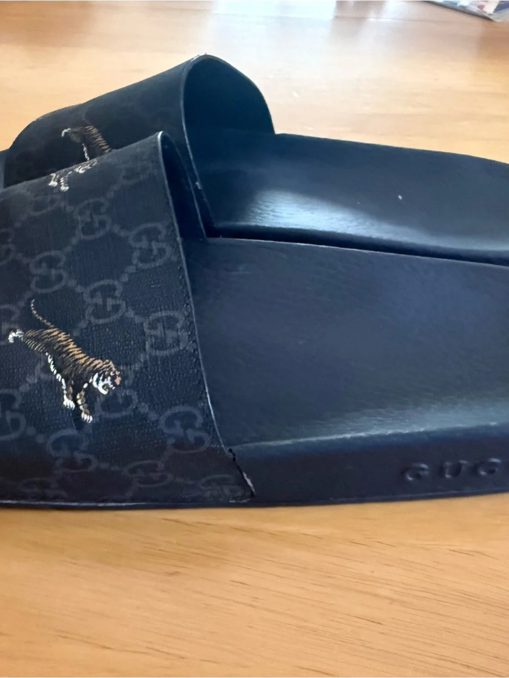 Gucci classic black